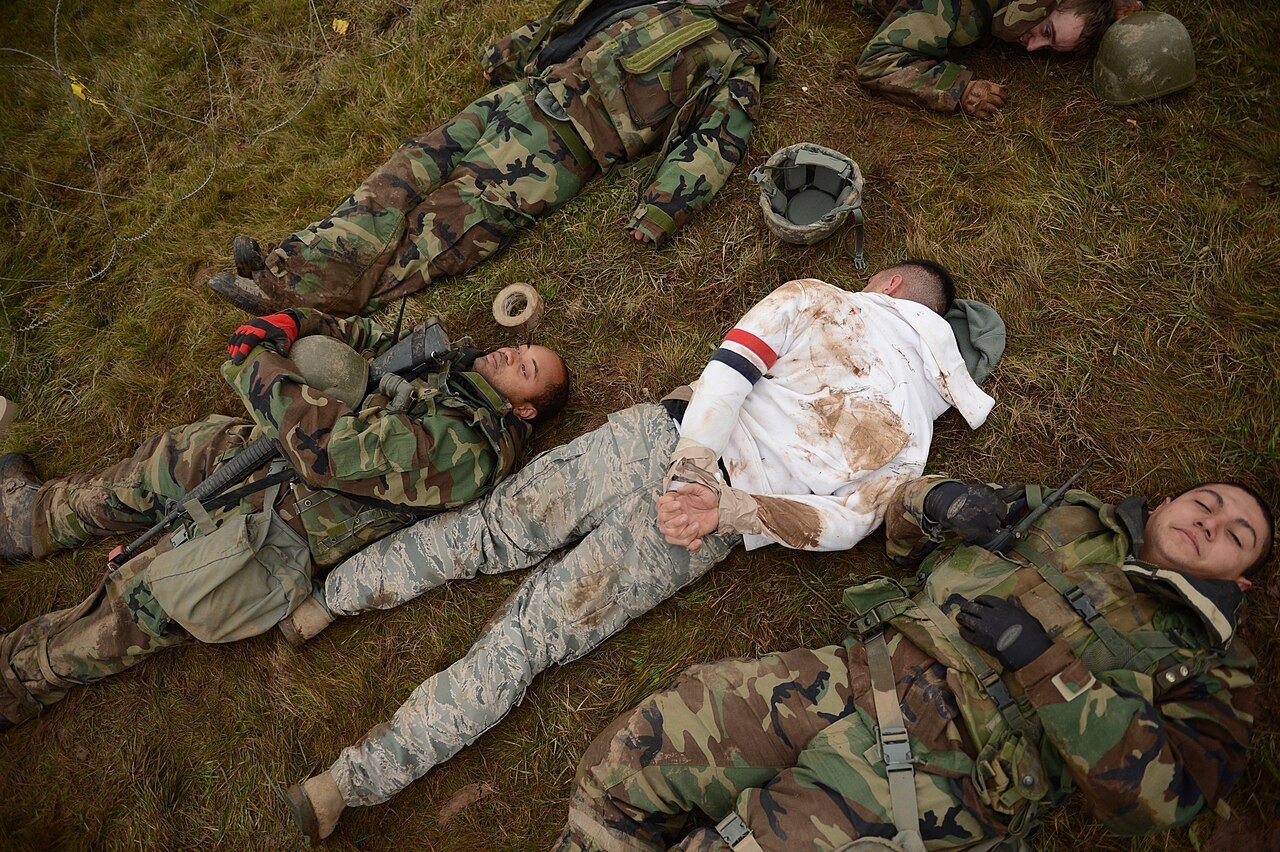 Airmen learn vital combat skills 121115-F-MS171-059