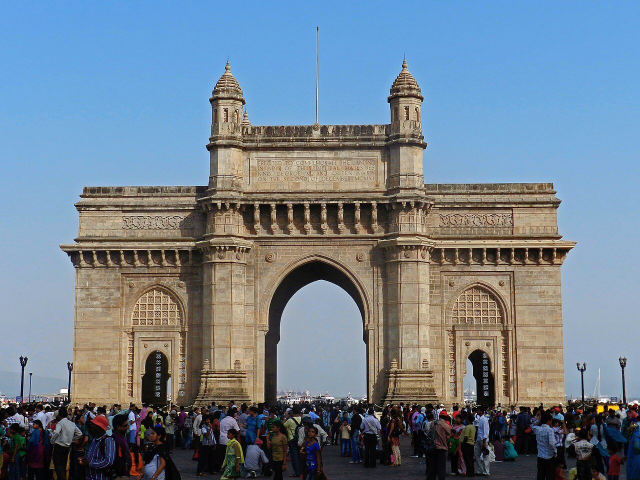 Tata Communications invests 400 to 450 million dollars in a 10,000 km AI-ready fiber network in India
